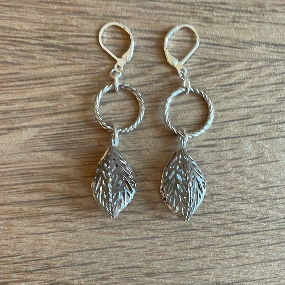 HAND CRAFTED EARRINGS Silver Dangling Leaves Hoop Earrings - Picture 6 of 14